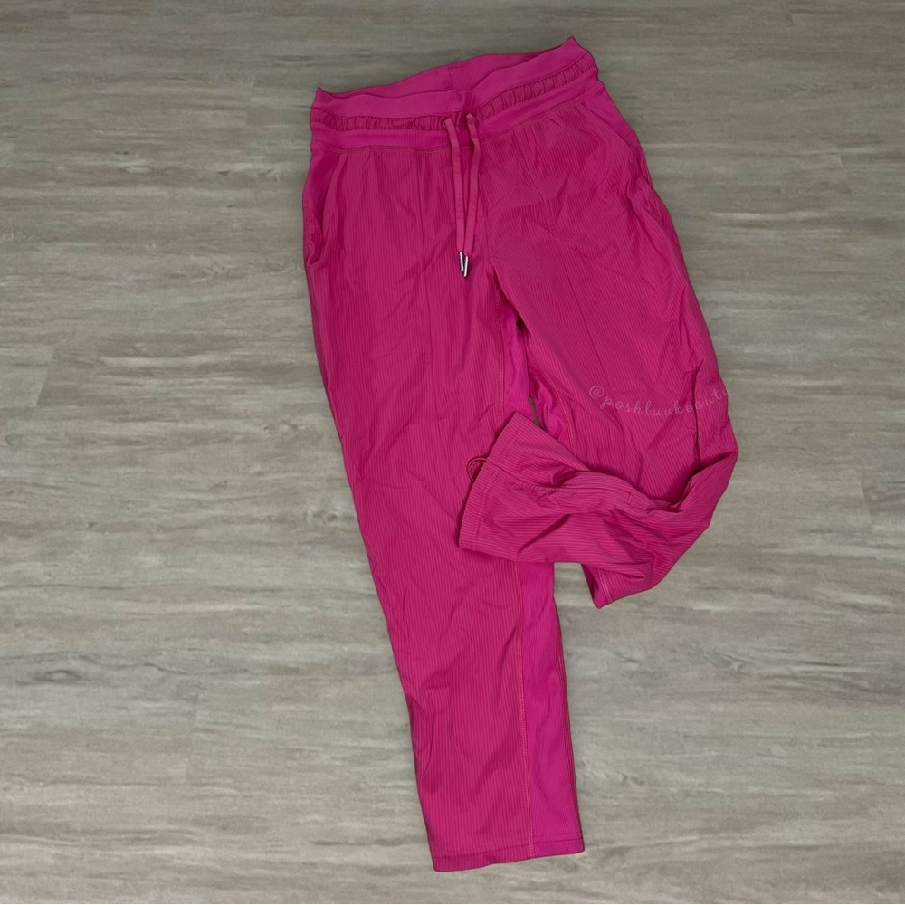 Lululemon Dance Studio Cropped Pants Raspberry Coulis Size 8 - Picture 3 of 5